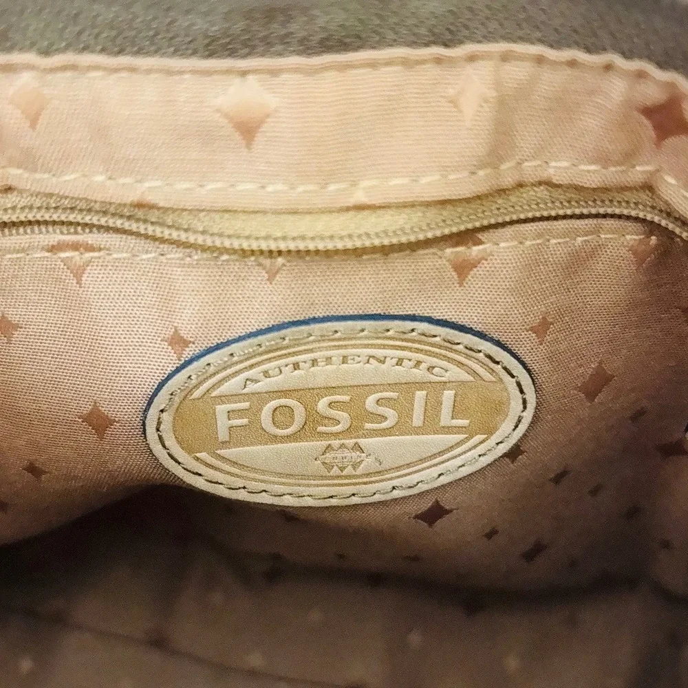 Fossil Tan Leather‎ Crossbody Bag Brass Hardware Turn Lock Key Charm Vtg. Style